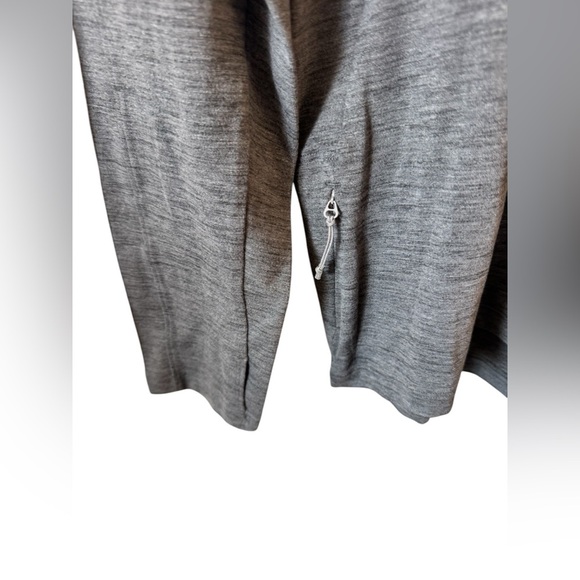 Lululemon Surge Warm Long Sleeve Shirt with thumb holes and zip pocket - Picture 9 of 11